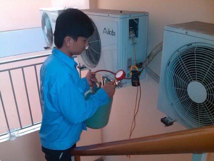 Dịch vụ sửa máy lạnh uy tín tại nhà quận Tân Phú 1